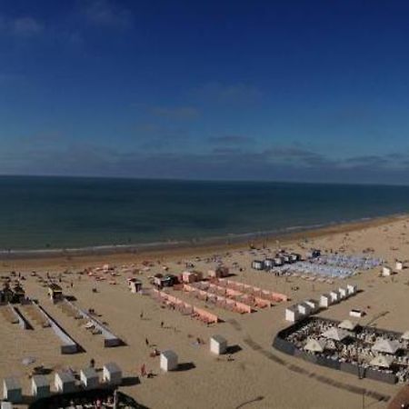 Zeedijk44 - Frontal Sea View Penthouse Lägenhet De Panne Exteriör bild