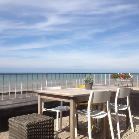 Zeedijk44 - Frontal Sea View Penthouse Lägenhet De Panne Exteriör bild